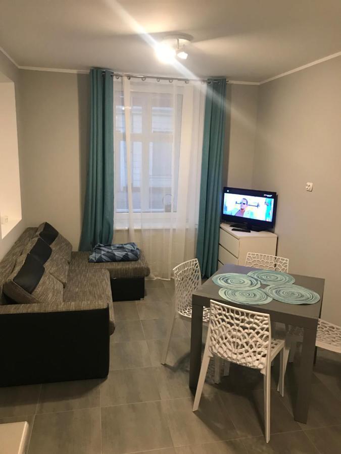 Apartament C18 Jelenia Góra Buitenkant foto